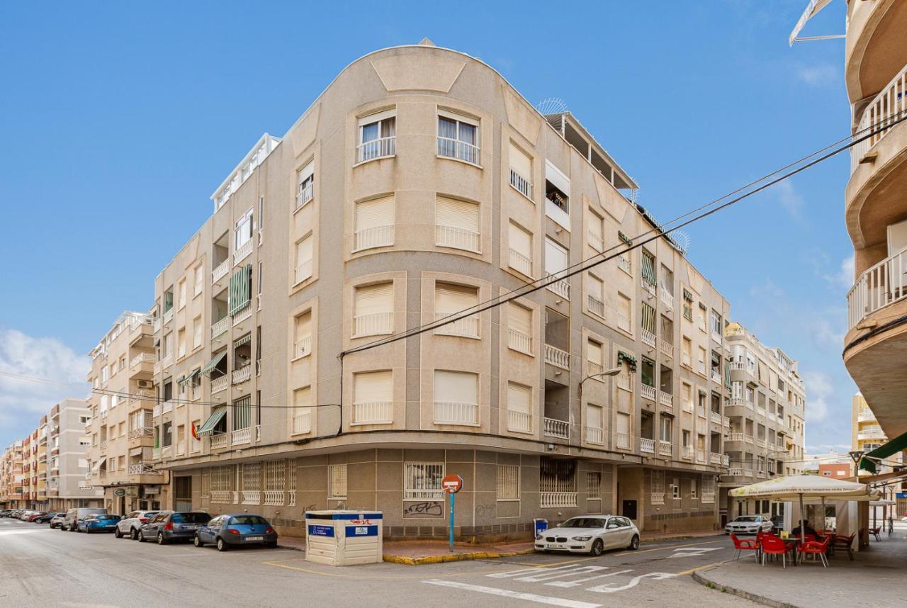 Arquitecto Larramendi Apartment Торевиеха Екстериор снимка